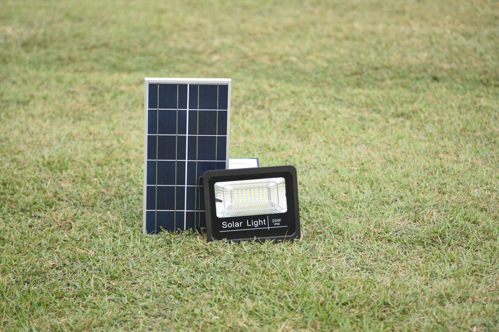 25W Led Outdoor Solar Lights 2100lum charged  solar street light Bright 20hours Security Light