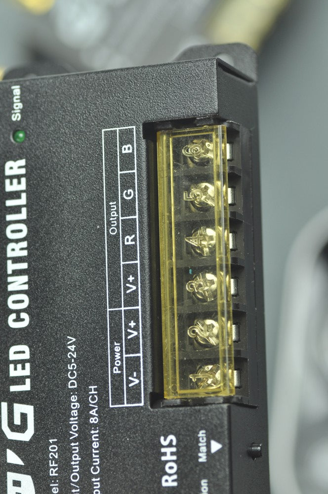 2.4Ghz DC12V - 288W DC24V - 576W 3Channels 8A each Channel 2.4G LED RGB Full Color Controller With Touch Remote